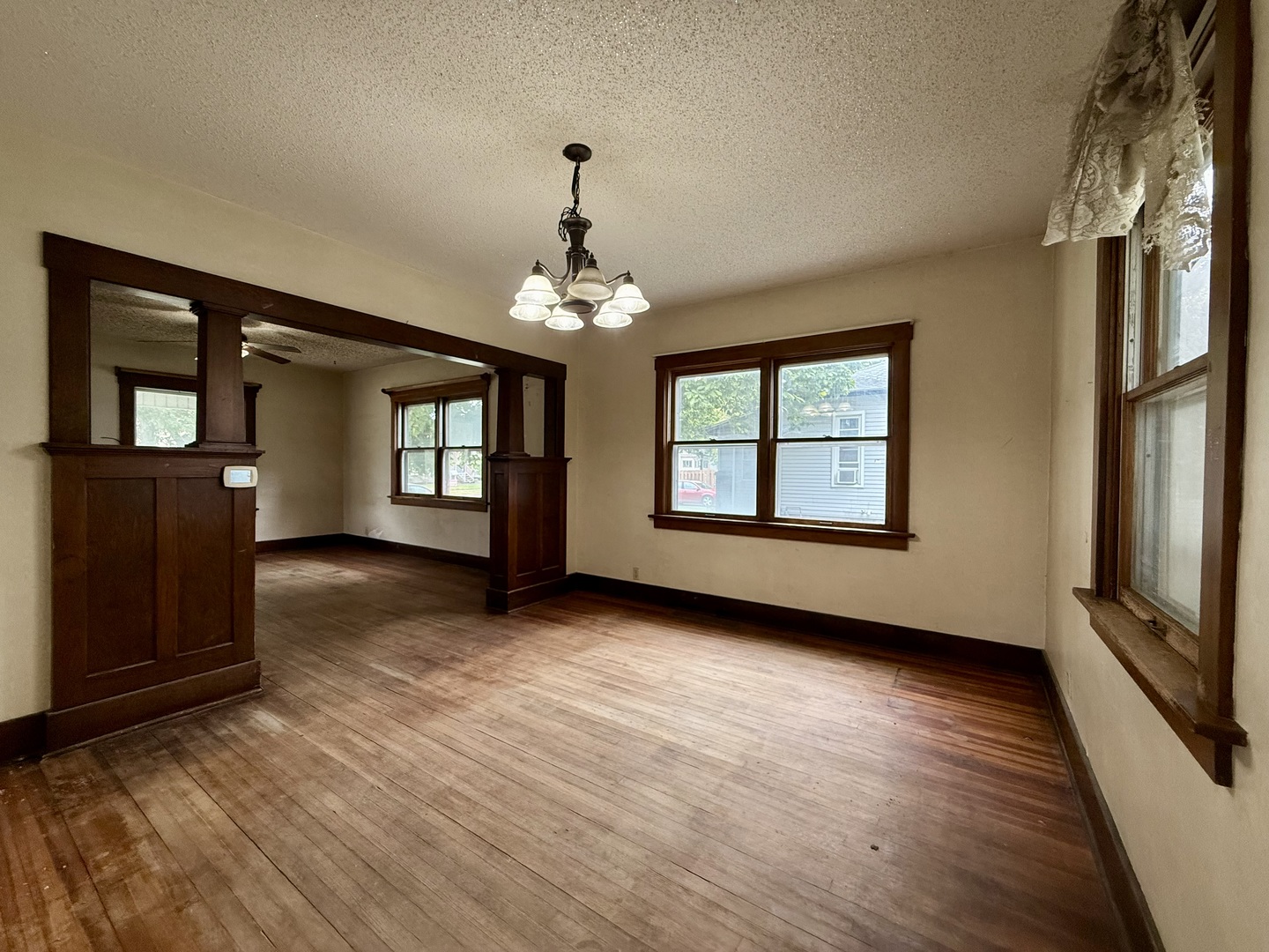 1005 E Main Street, Clinton, IL 61727