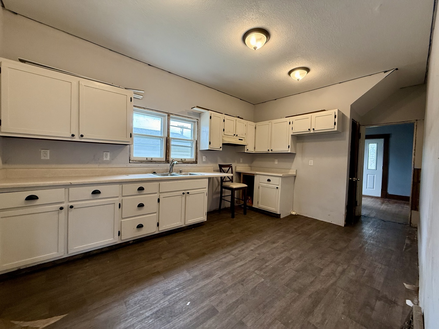 1005 E Main Street, Clinton, IL 61727