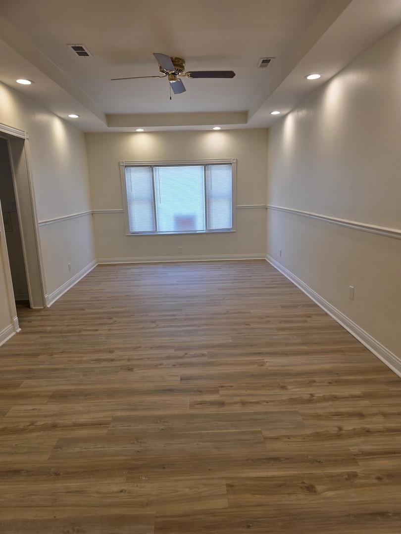 10548 S Avenue J, Chicago, IL 60617