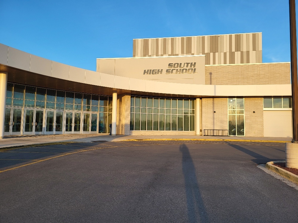 6831 Plymouth Road, Downers Grove, IL 60516