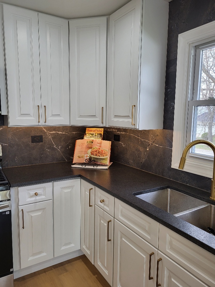 6831 Plymouth Road, Downers Grove, IL 60516