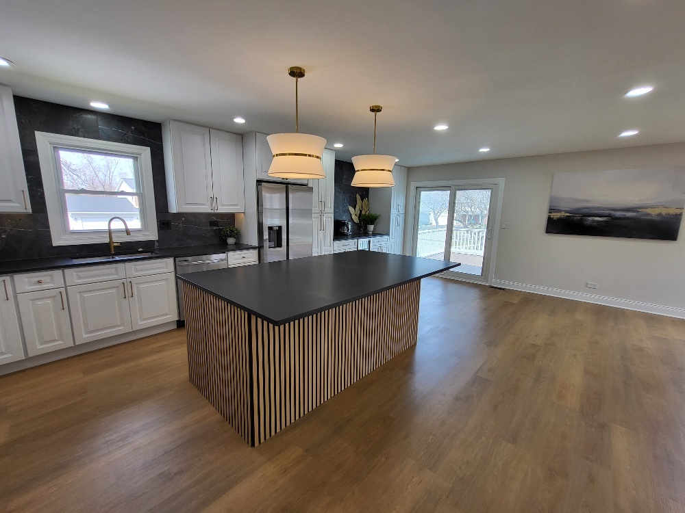 6831 Plymouth Road, Downers Grove, IL 60516