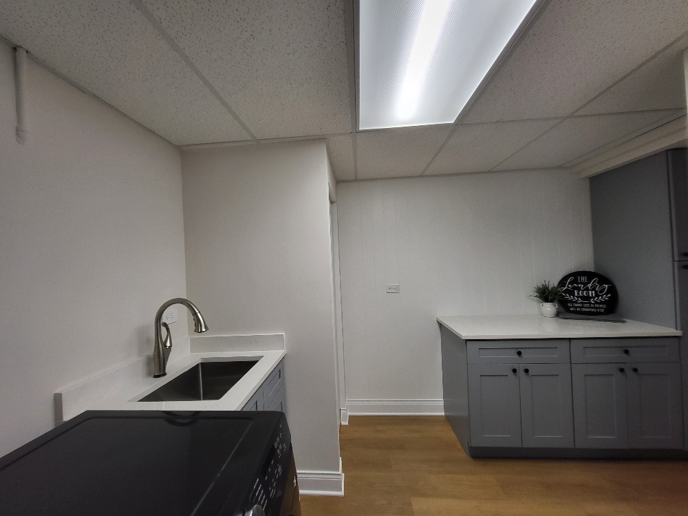 6831 Plymouth Road, Downers Grove, IL 60516