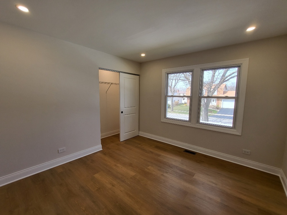 6831 Plymouth Road, Downers Grove, IL 60516