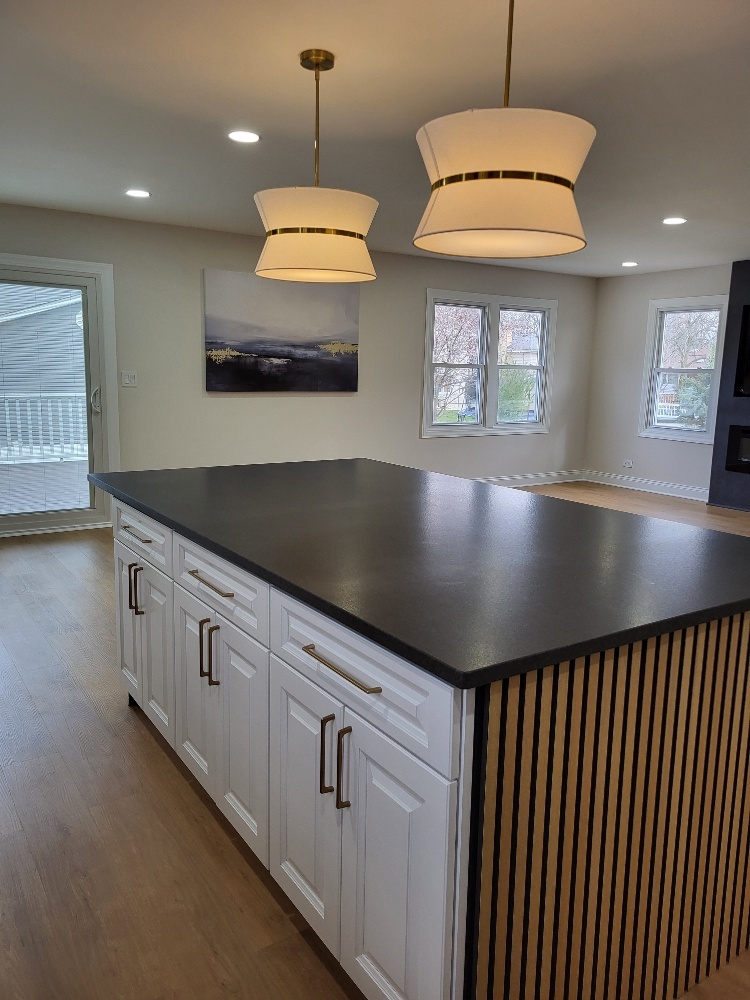 6831 Plymouth Road, Downers Grove, IL 60516