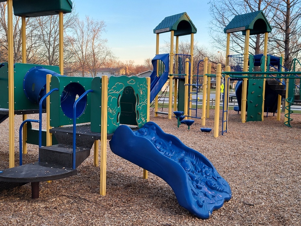 6831 Plymouth Road, Downers Grove, IL 60516