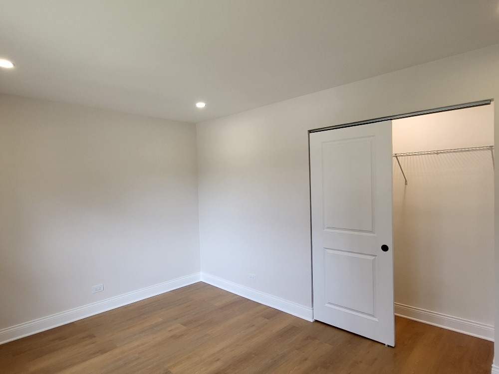 6831 Plymouth Road, Downers Grove, IL 60516