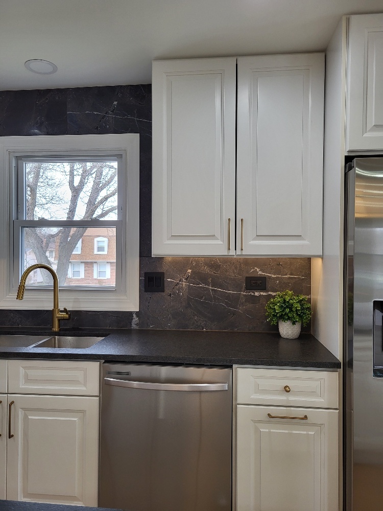 6831 Plymouth Road, Downers Grove, IL 60516