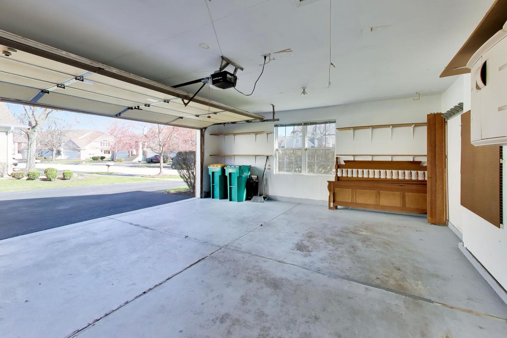 2710 Old Woods Trail, Plainfield, IL 60586