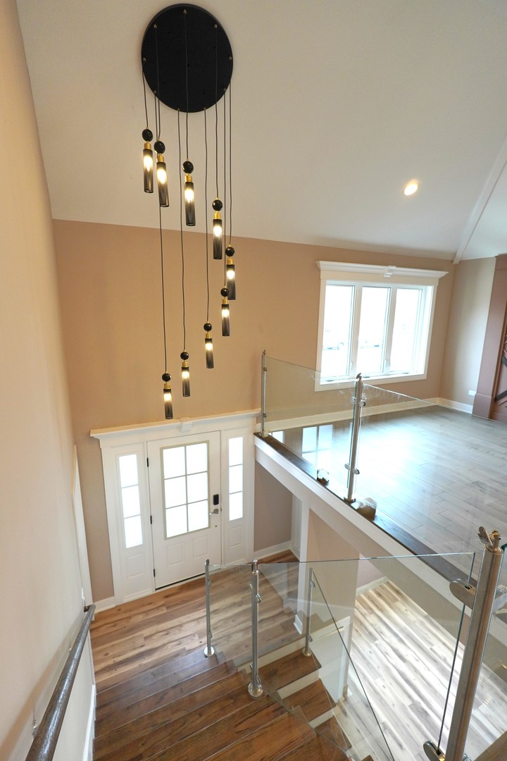 9615 S California Avenue, Evergreen Park, IL 60805