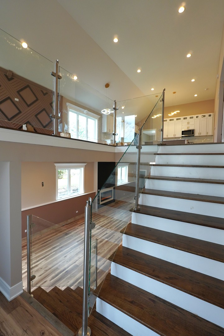 9615 S California Avenue, Evergreen Park, IL 60805