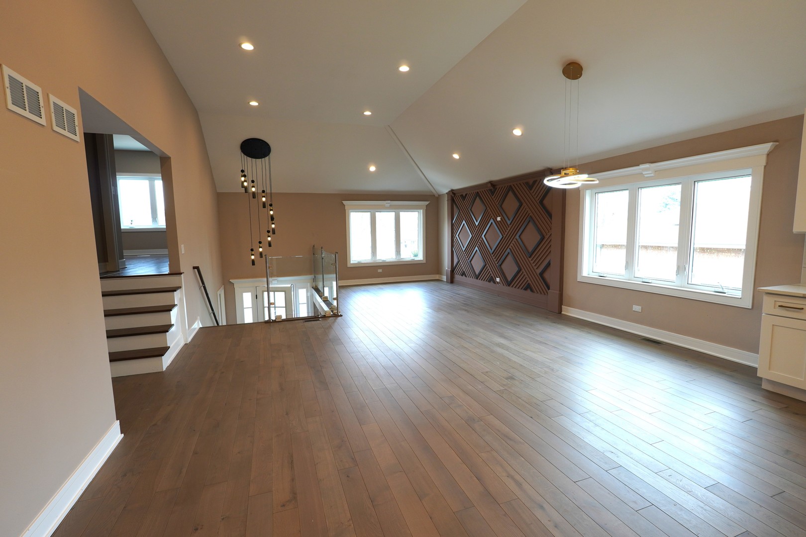 9615 S California Avenue, Evergreen Park, IL 60805