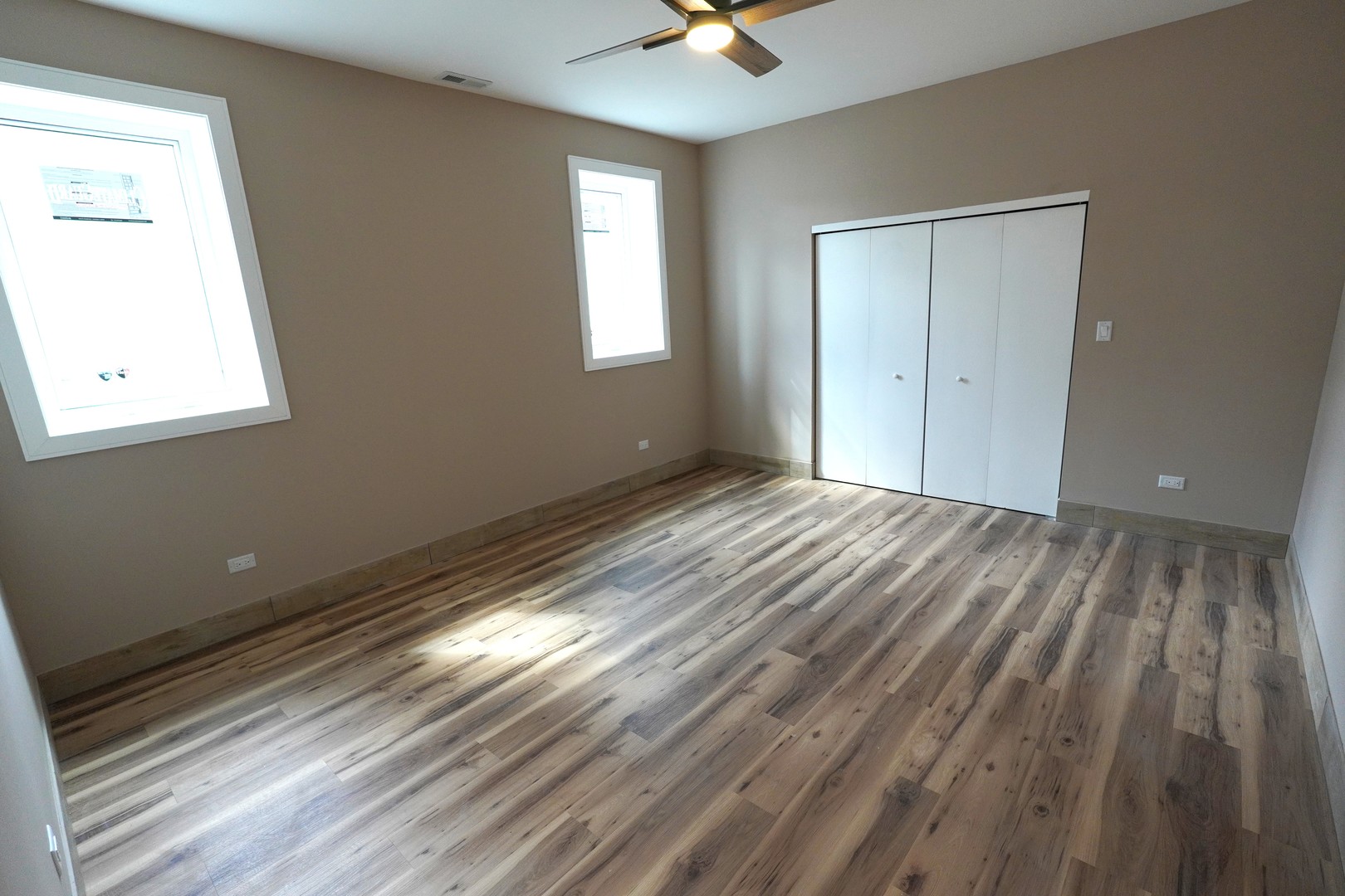 9615 S California Avenue, Evergreen Park, IL 60805