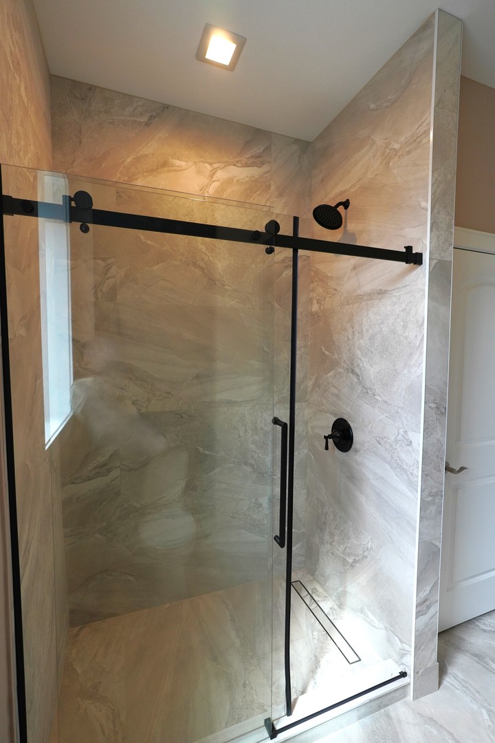 9615 S California Avenue, Evergreen Park, IL 60805