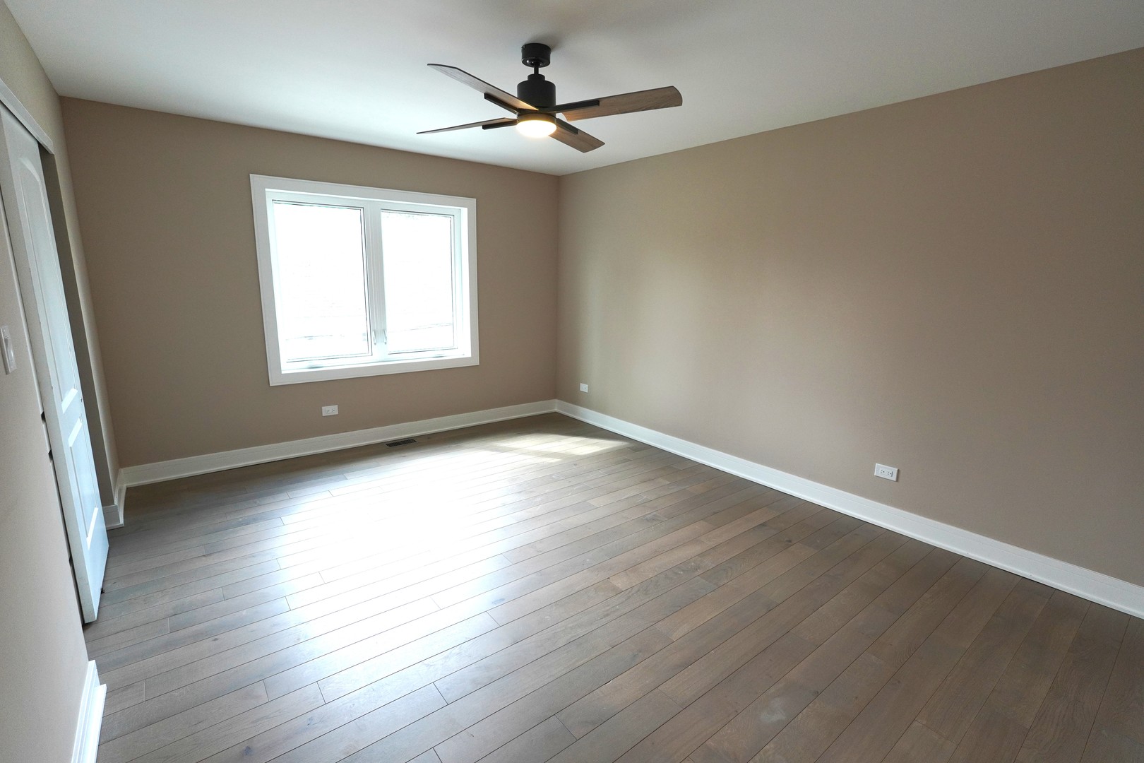 9615 S California Avenue, Evergreen Park, IL 60805