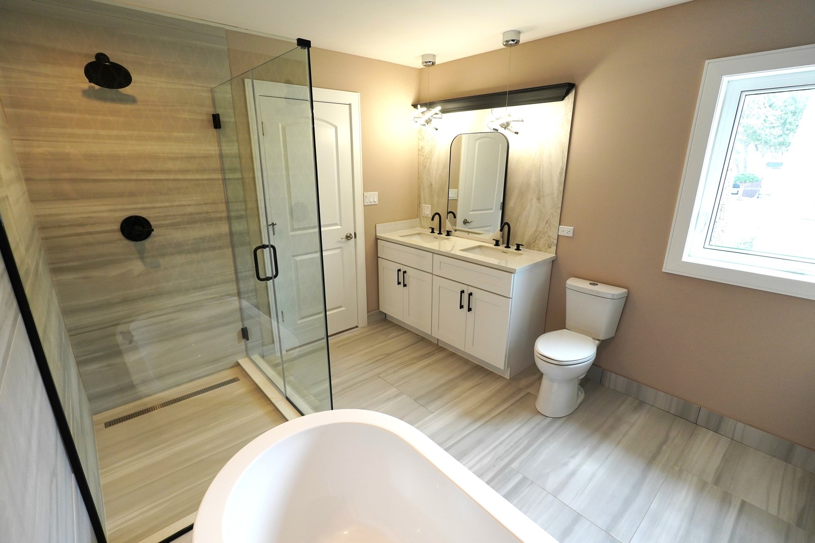 9615 S California Avenue, Evergreen Park, IL 60805