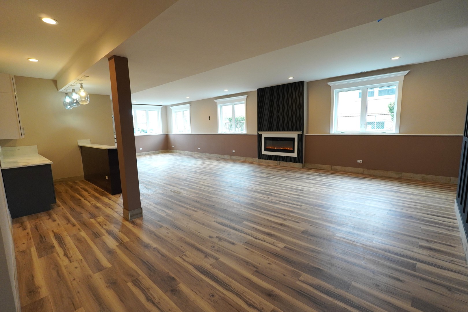 9615 S California Avenue, Evergreen Park, IL 60805