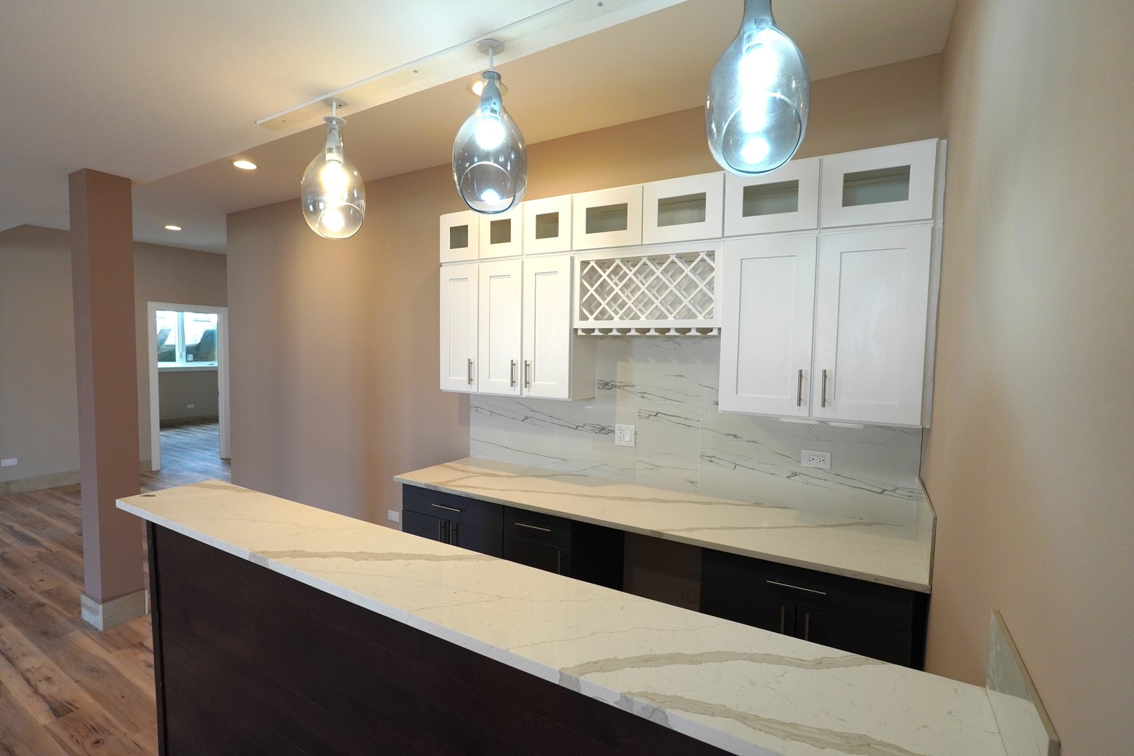 9615 S California Avenue, Evergreen Park, IL 60805