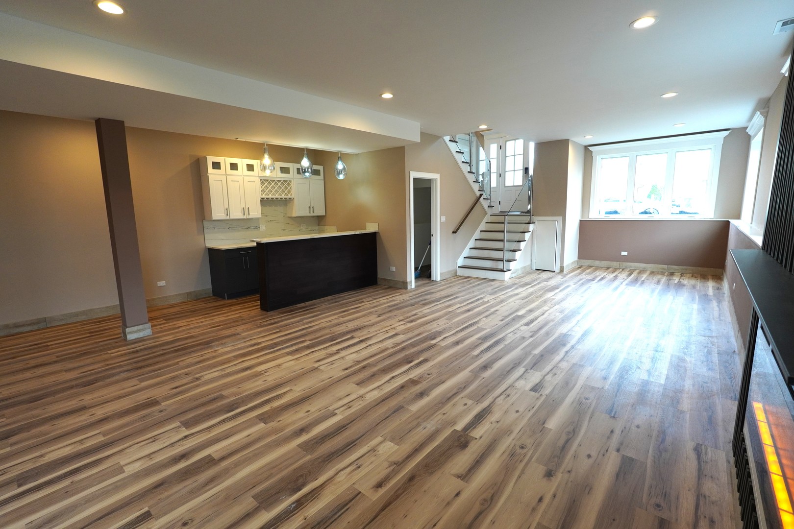 9615 S California Avenue, Evergreen Park, IL 60805