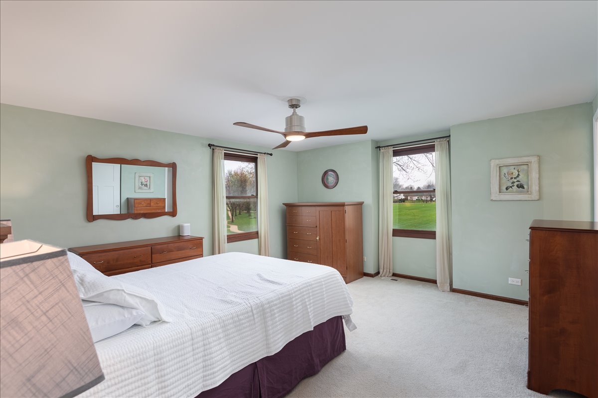 208 S Birchwood Drive, Naperville, IL 60540