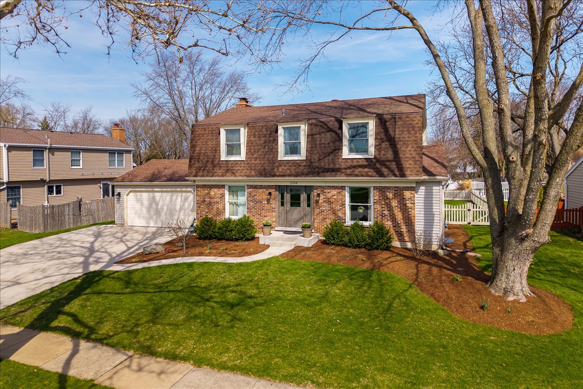 208 S Birchwood Drive, Naperville, IL 60540