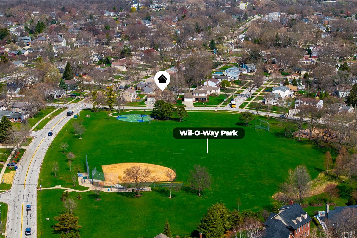 208 S Birchwood Drive, Naperville, IL 60540