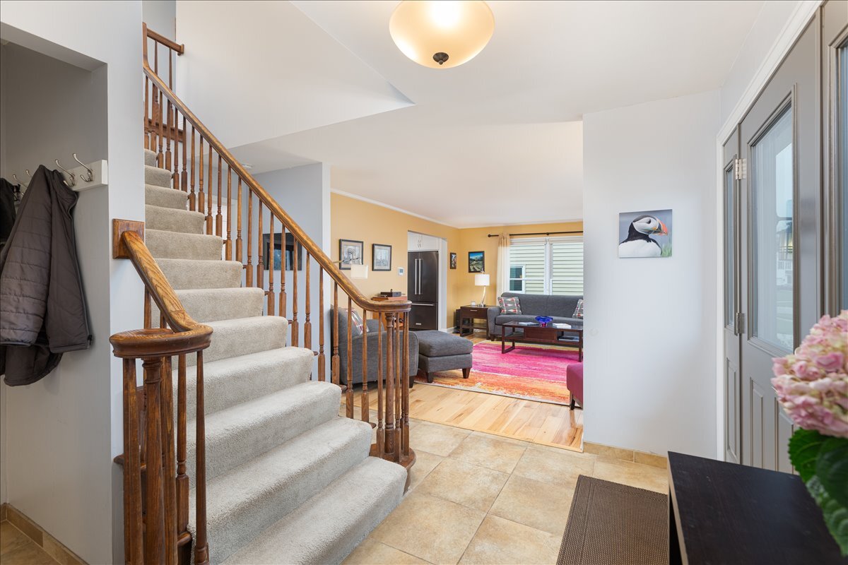 208 S Birchwood Drive, Naperville, IL 60540