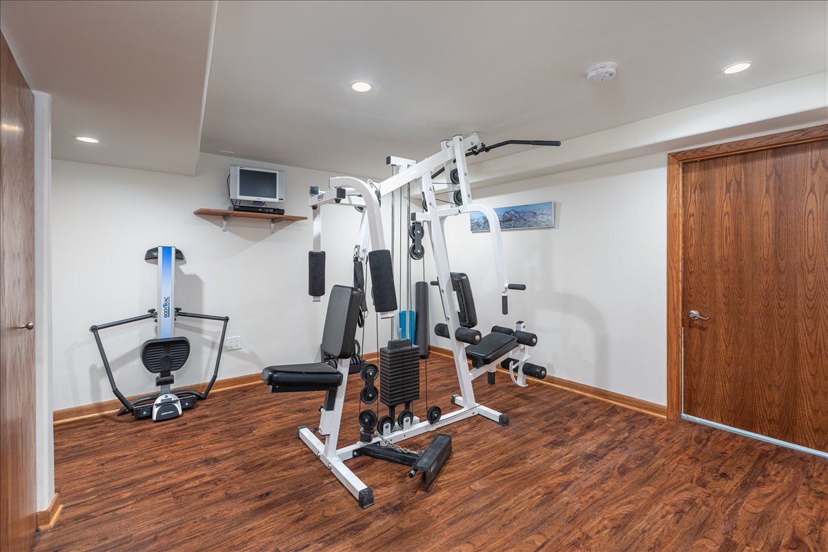 208 S Birchwood Drive, Naperville, IL 60540