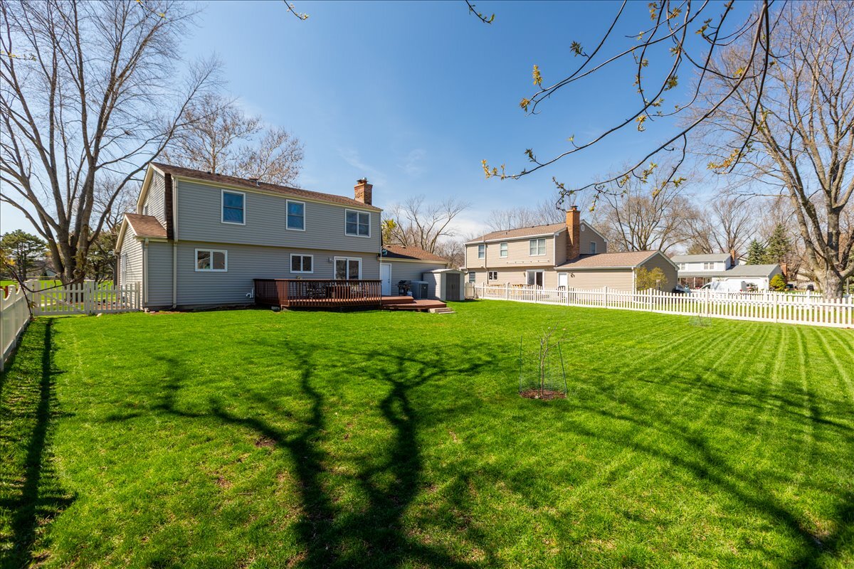 208 S Birchwood Drive, Naperville, IL 60540