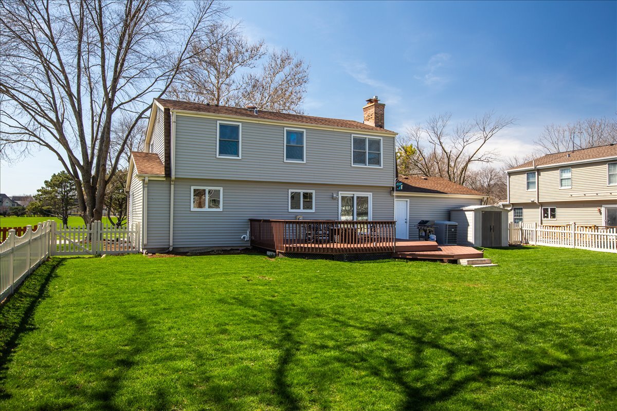 208 S Birchwood Drive, Naperville, IL 60540