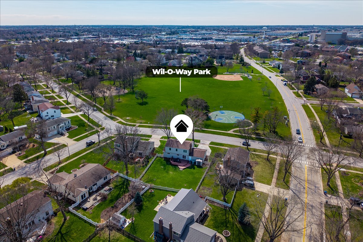 208 S Birchwood Drive, Naperville, IL 60540