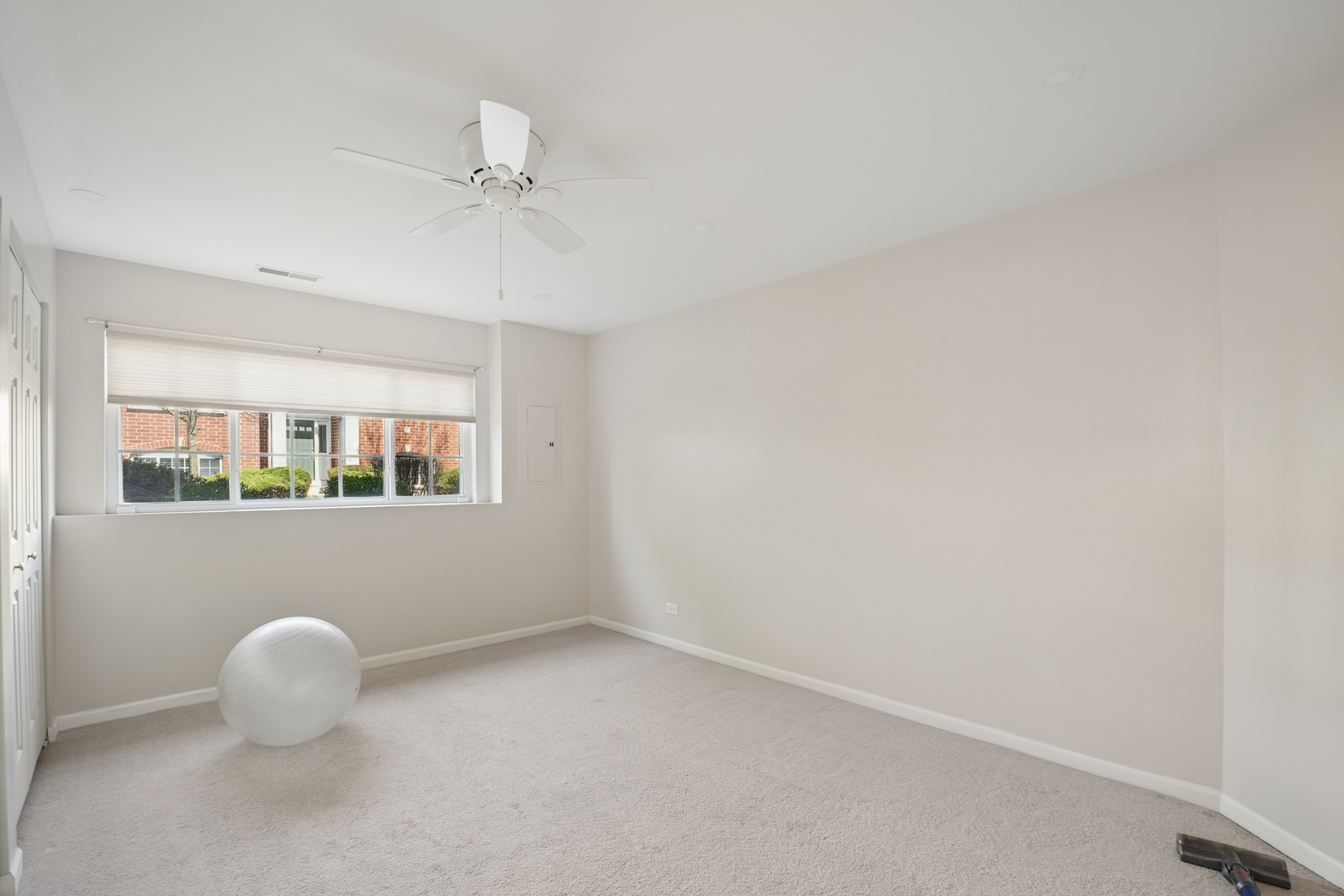 112 Morgans Gate Drive, Wood Dale, IL 60191