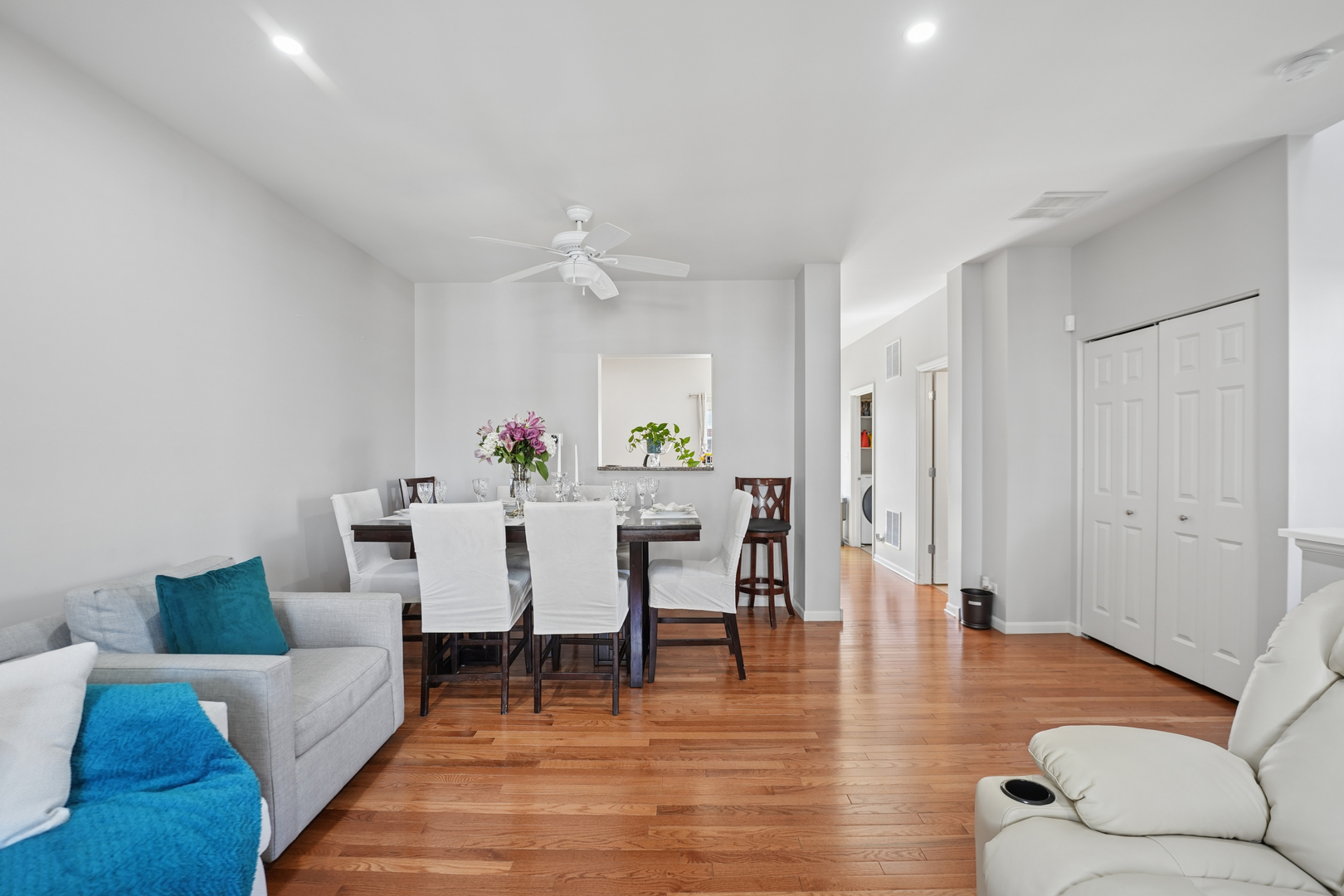 112 Morgans Gate Drive, Wood Dale, IL 60191