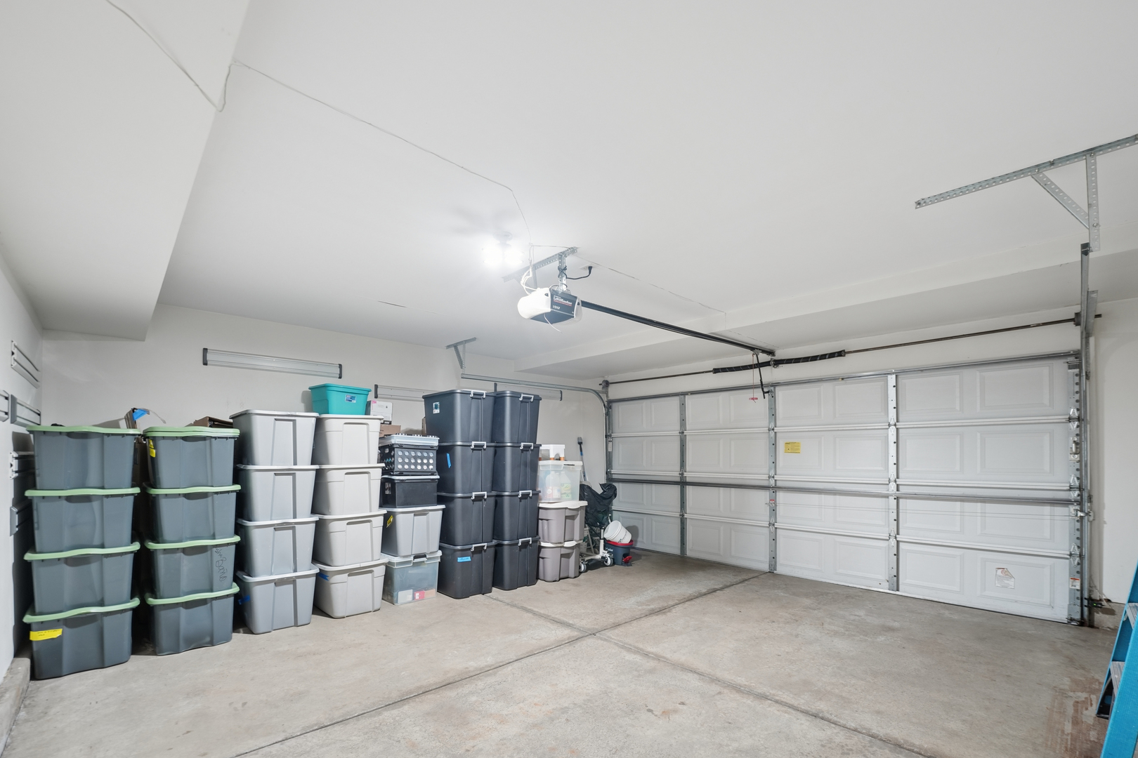 112 Morgans Gate Drive, Wood Dale, IL 60191