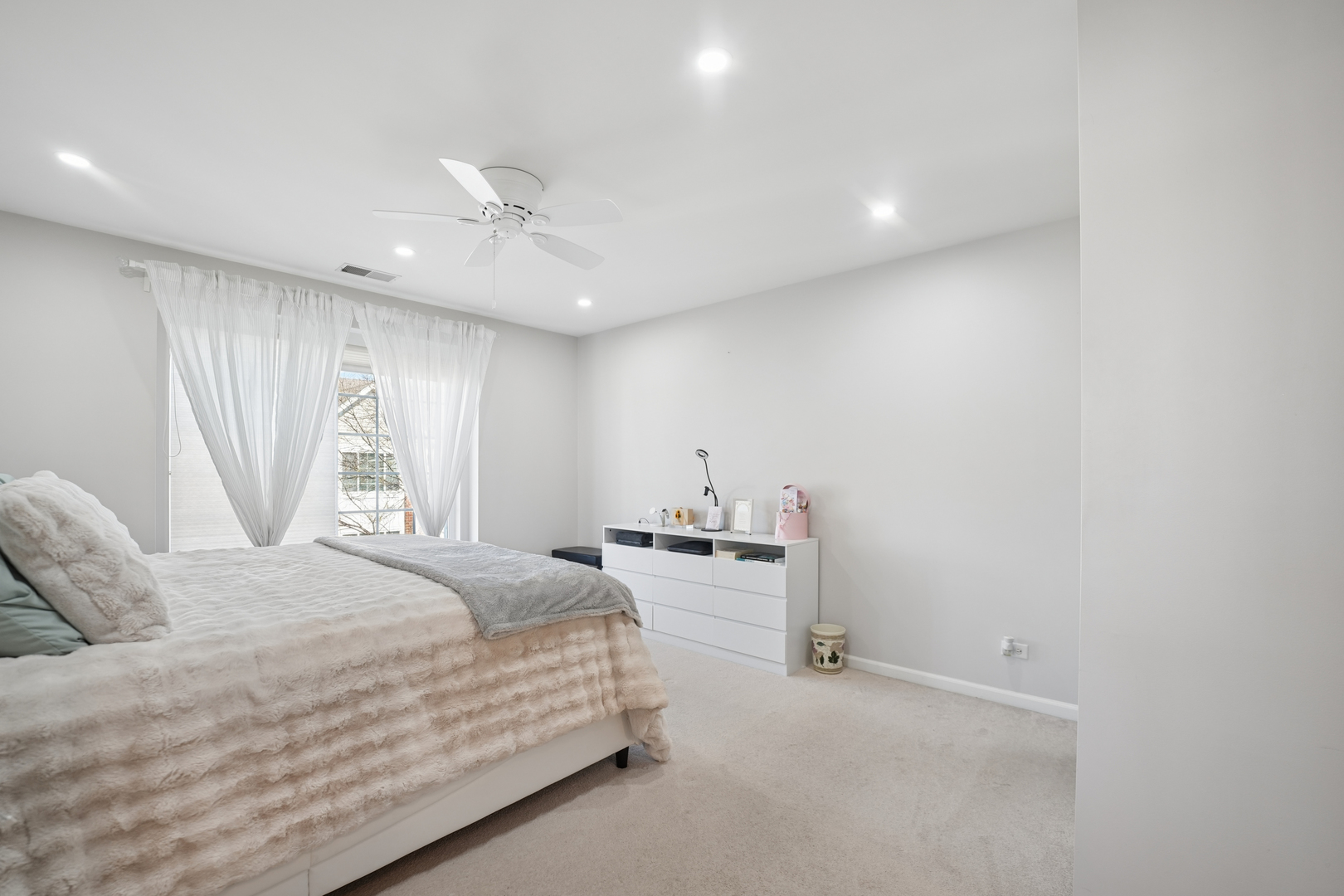 112 Morgans Gate Drive, Wood Dale, IL 60191