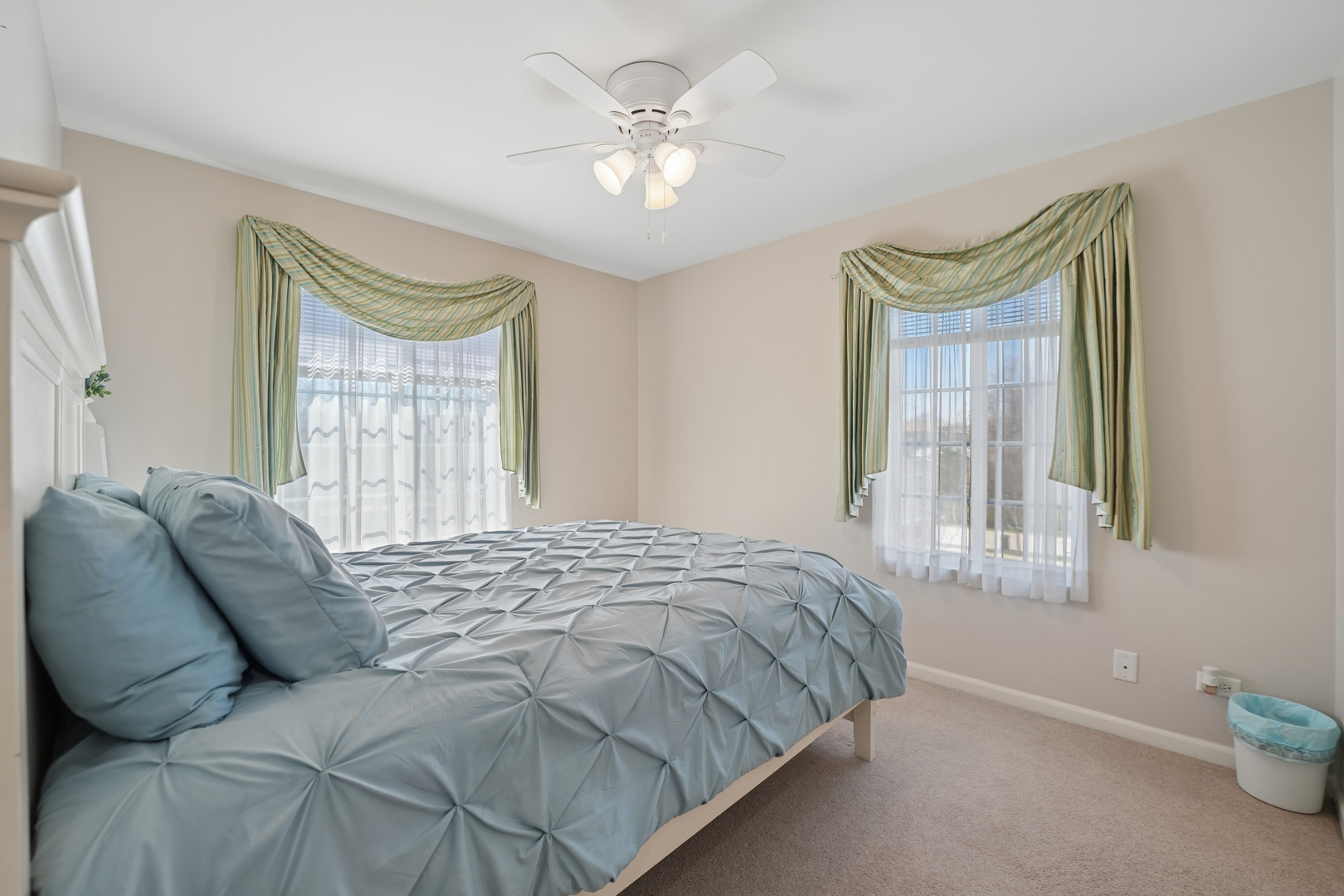 112 Morgans Gate Drive, Wood Dale, IL 60191