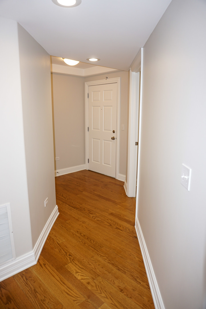 4811 N Olcott Avenue #515, Harwood Heights, IL 60706