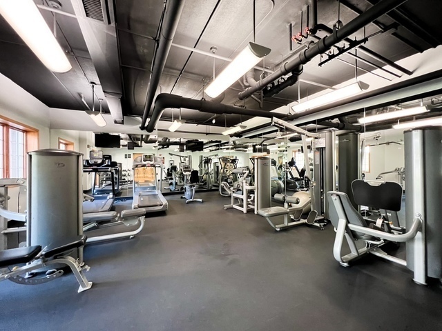 4811 N Olcott Avenue #515, Harwood Heights, IL 60706