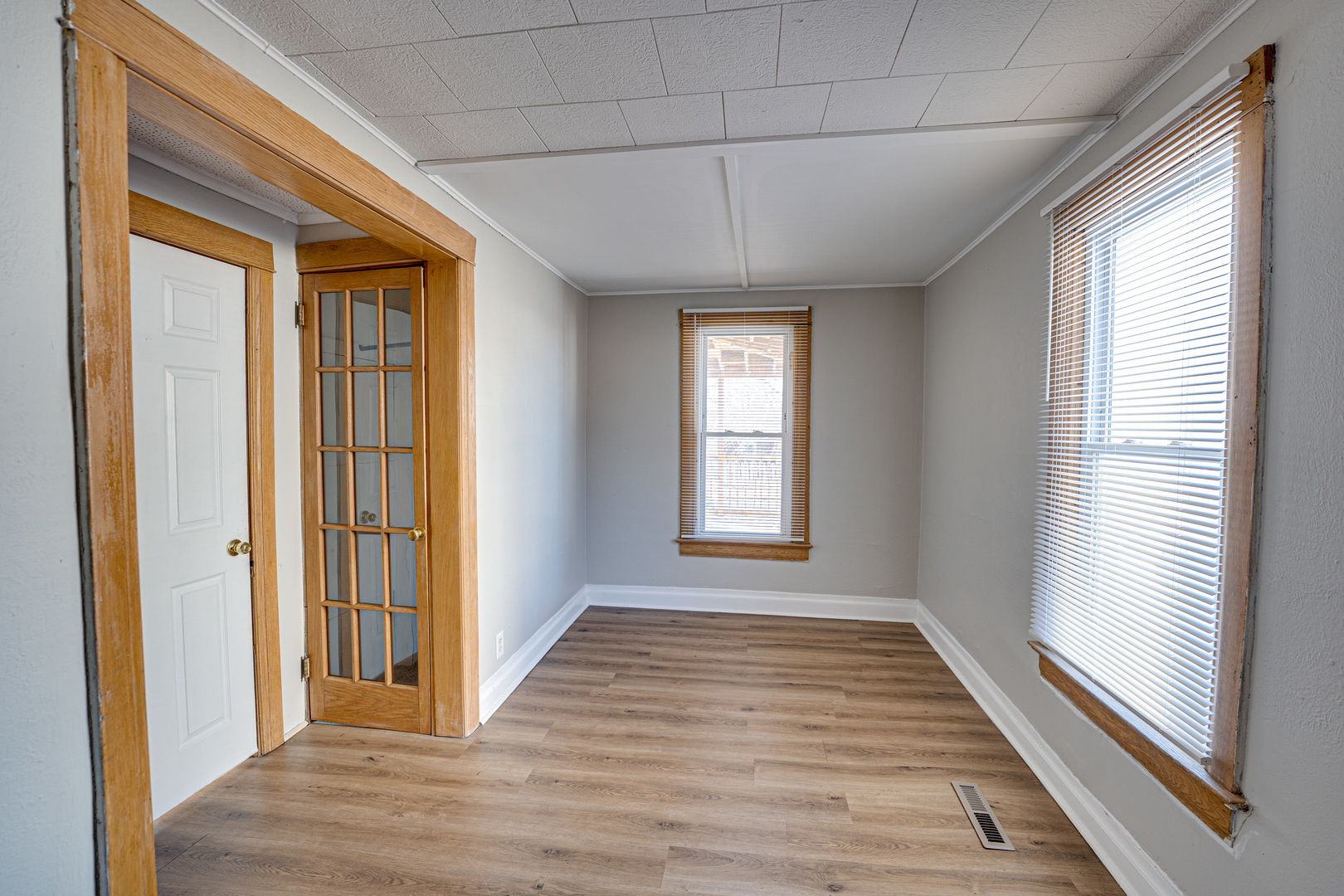 407 Beach Street #A, Aurora, IL 60505