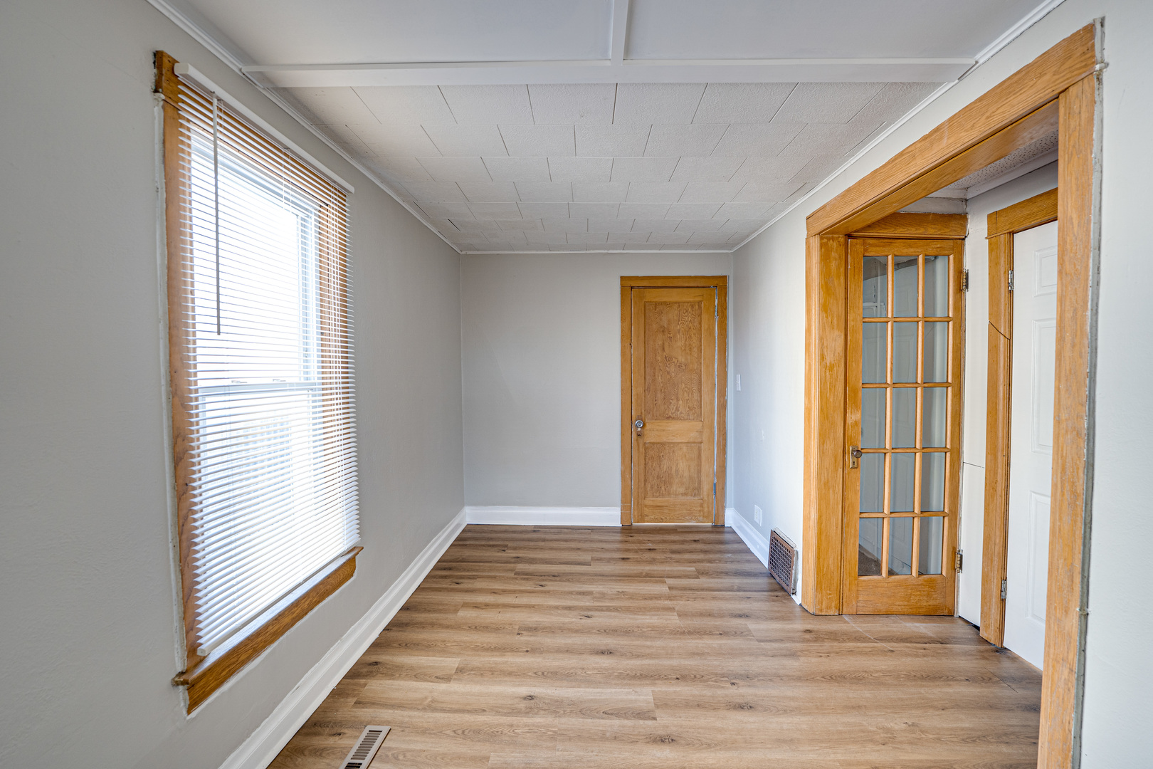 407 Beach Street #A, Aurora, IL 60505