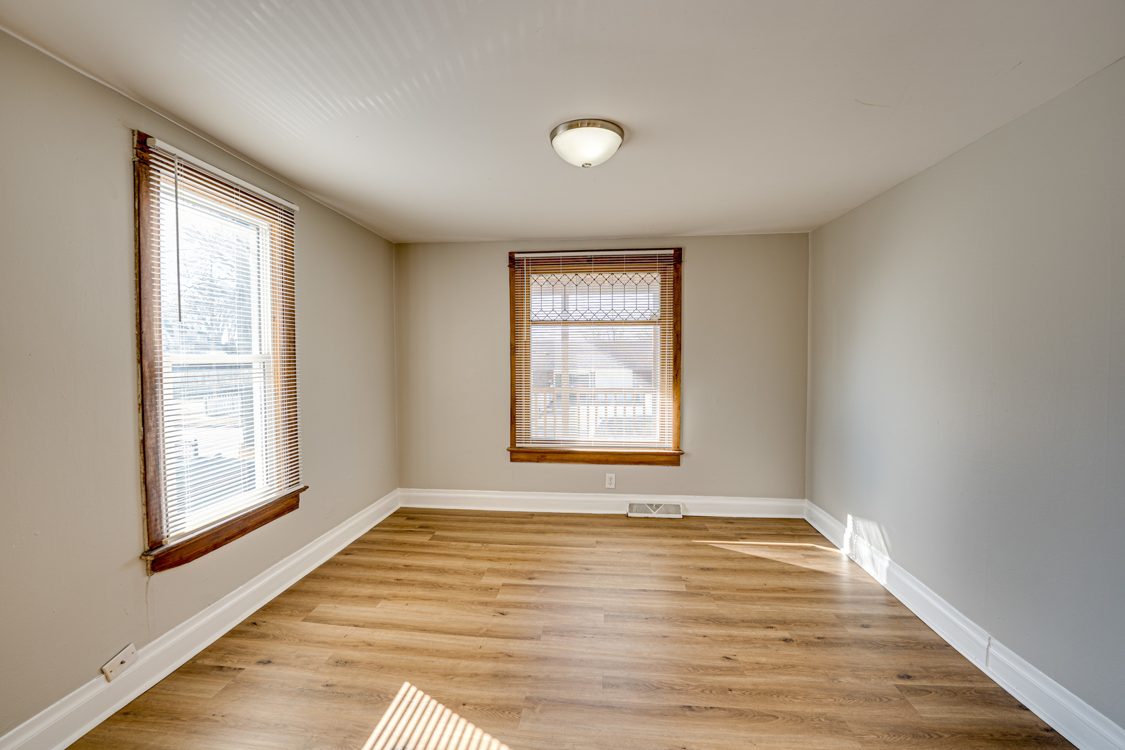 407 Beach Street #A, Aurora, IL 60505