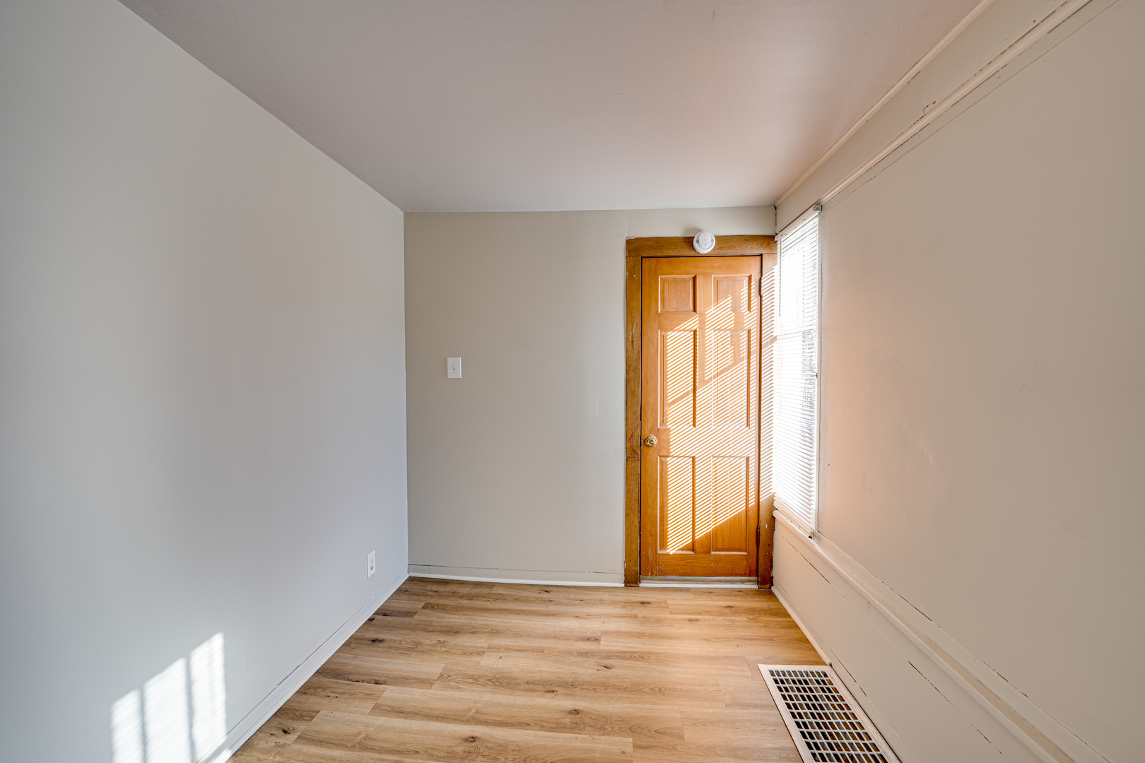 407 Beach Street #A, Aurora, IL 60505