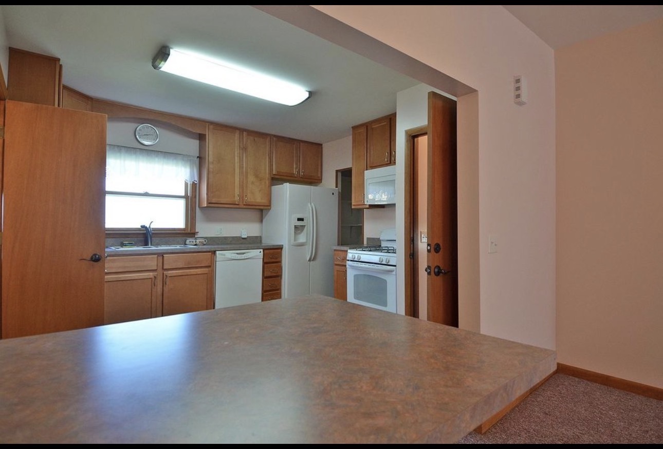 320 W Main Street, Grand Ridge, IL 61325