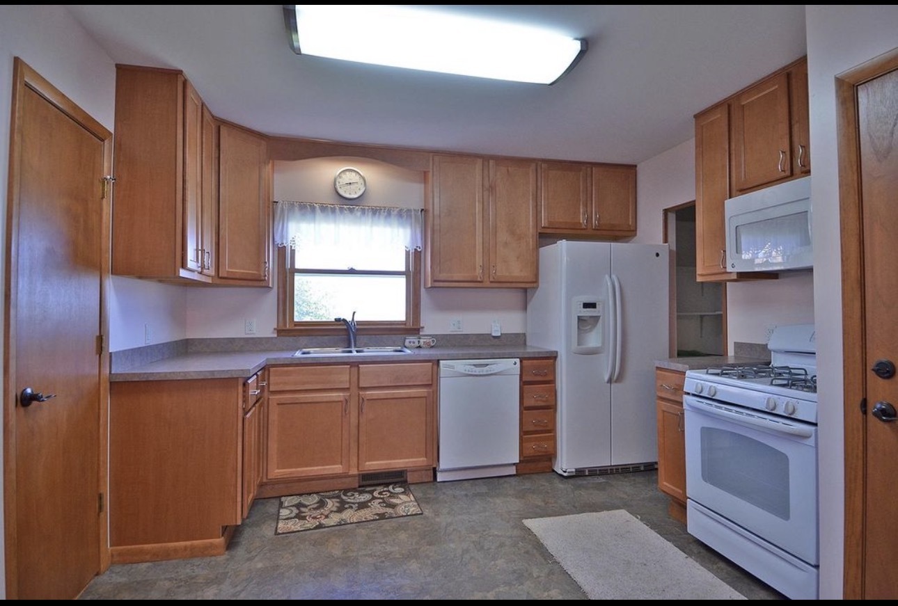 320 W Main Street, Grand Ridge, IL 61325