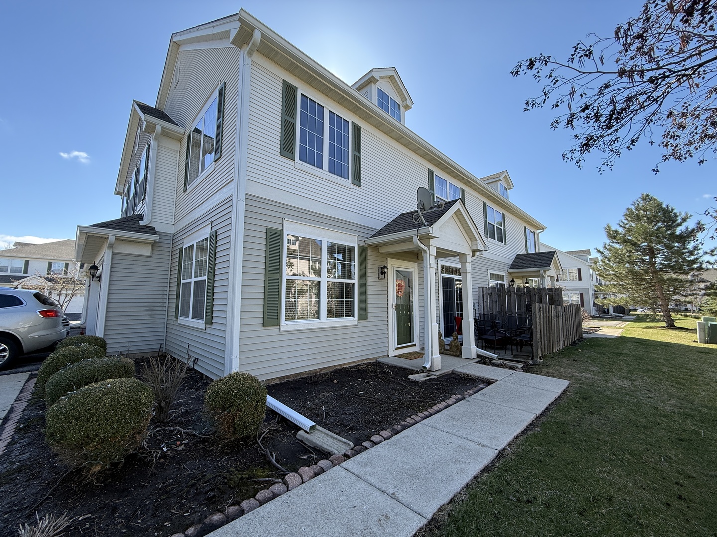 2578 Hillsboro Boulevard #-, Aurora, IL 60503