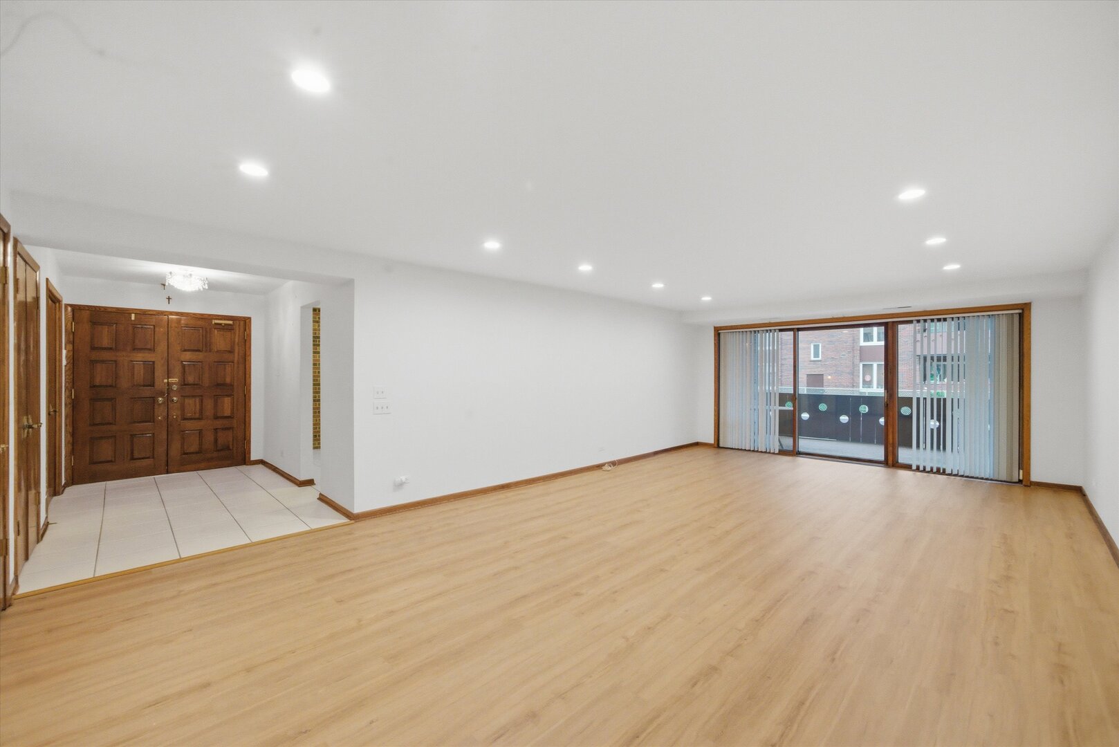 121 S Spruce Avenue #101, Wood Dale, IL 60191