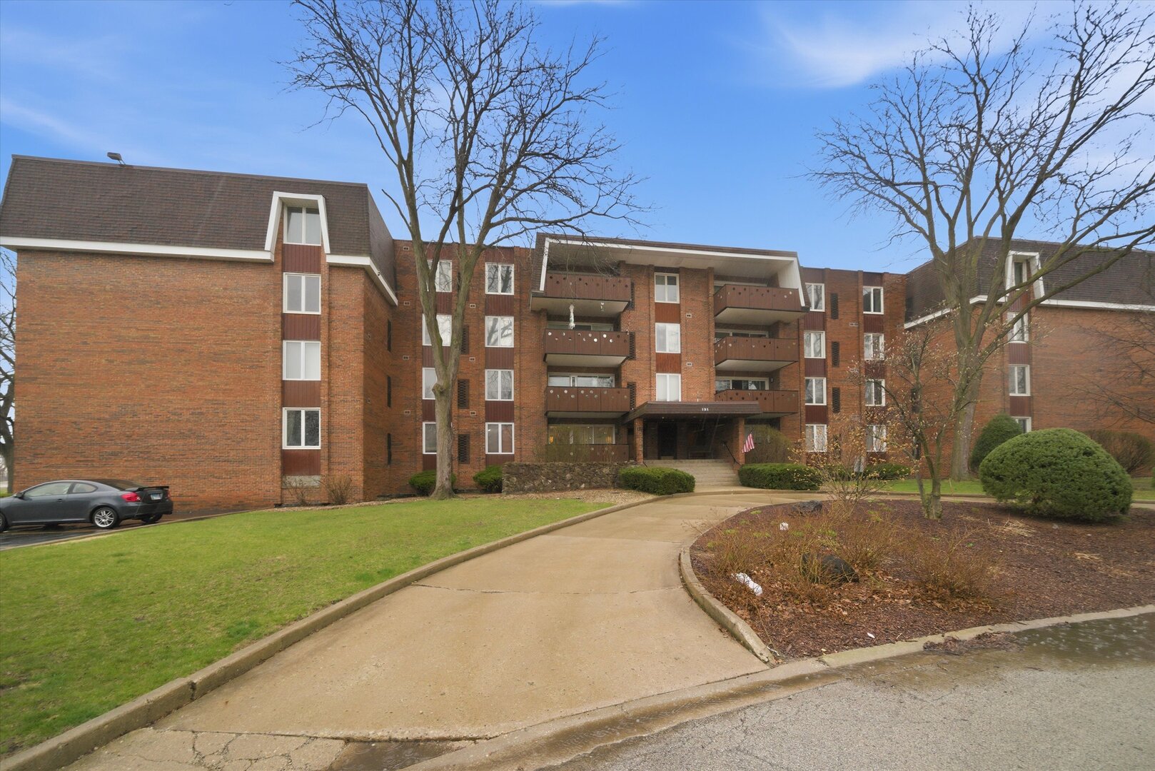 121 S Spruce Avenue #101, Wood Dale, IL 60191