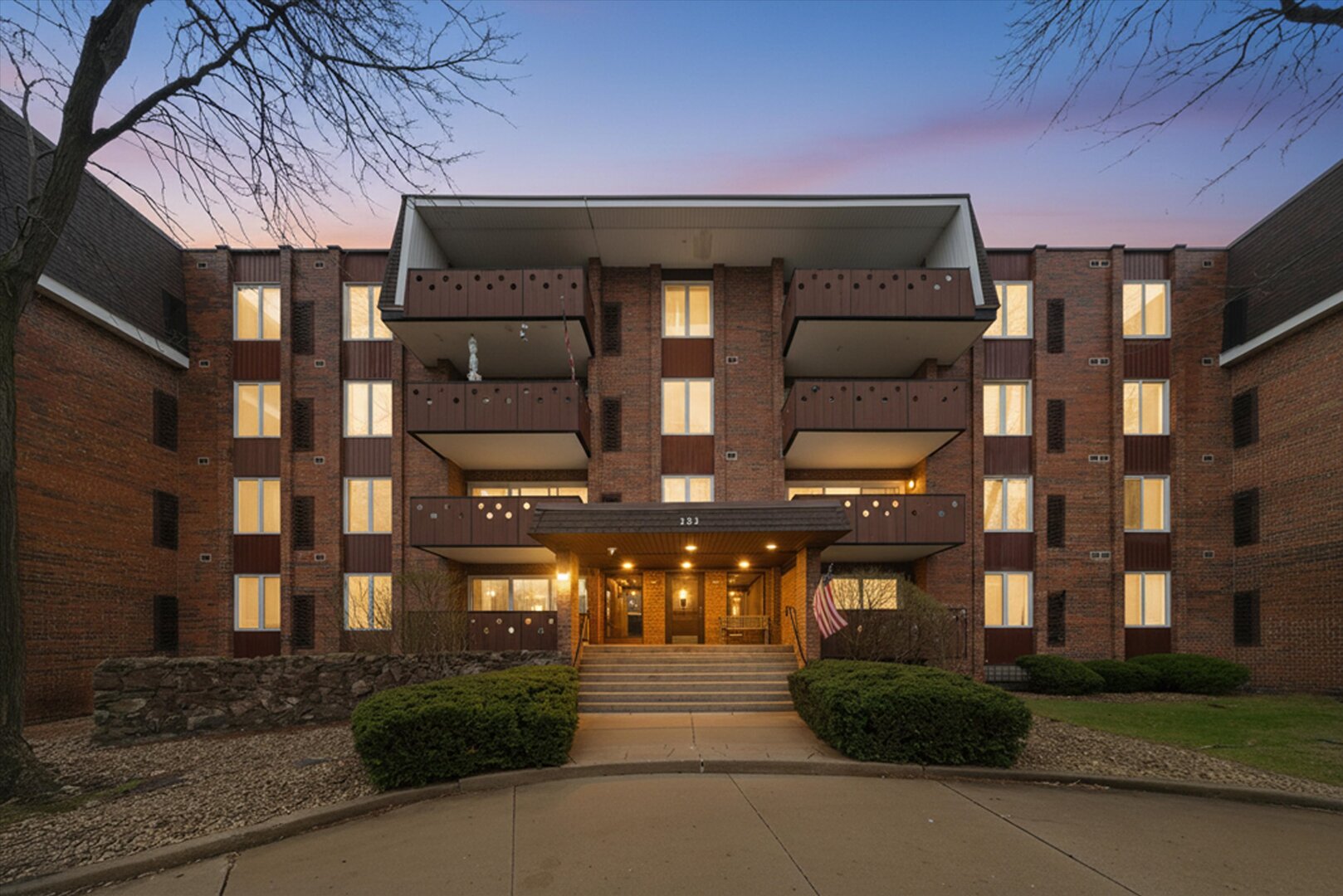 121 S Spruce Avenue #101, Wood Dale, IL 60191