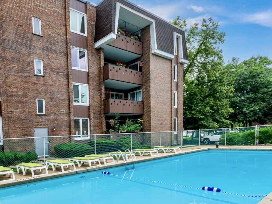 121 S Spruce Avenue #101, Wood Dale, IL 60191