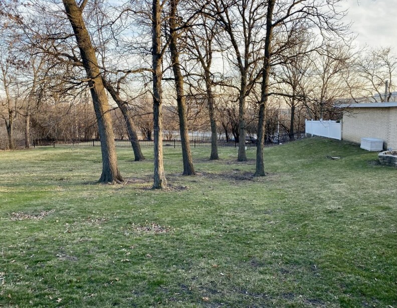 11 Woodridge Drive, Oak Brook, IL 60523